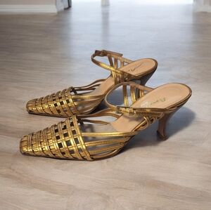 Anna F. Gold Woven Design Slip On Low Heels Sole Made In Italy Never Worn. Sz 36